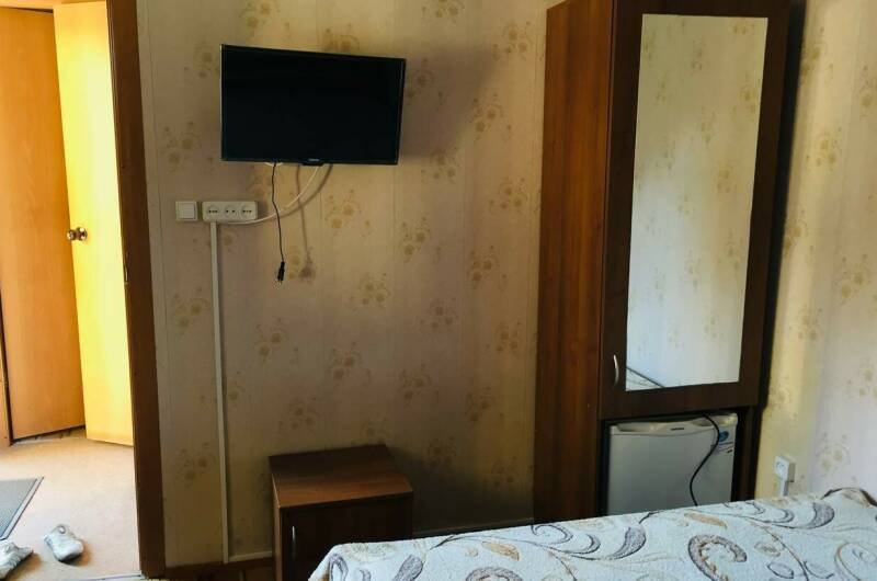 6-ти местный 2-х комнатный домик