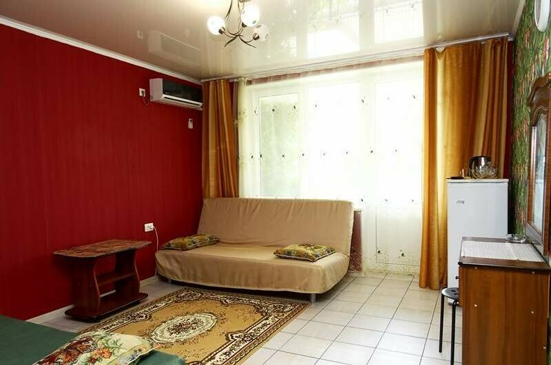 Студия с выделенными зонами