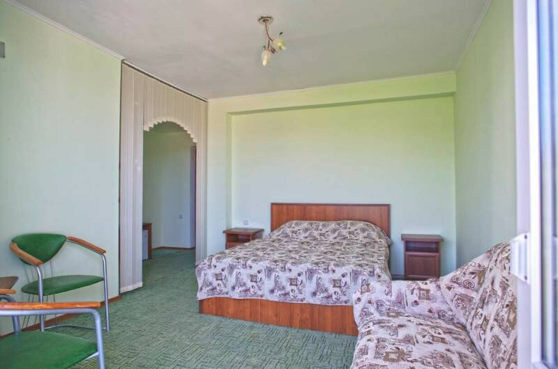 3-х местный с балконом