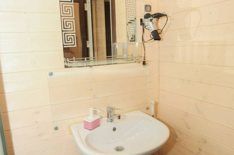 Четырёхместный номер (№ 1, 5)