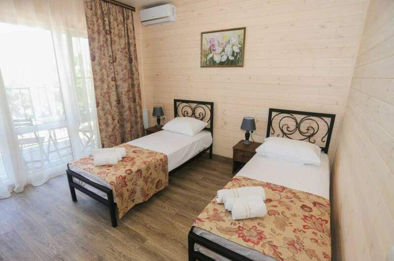 Четырёхместный номер с большой террасой (9)