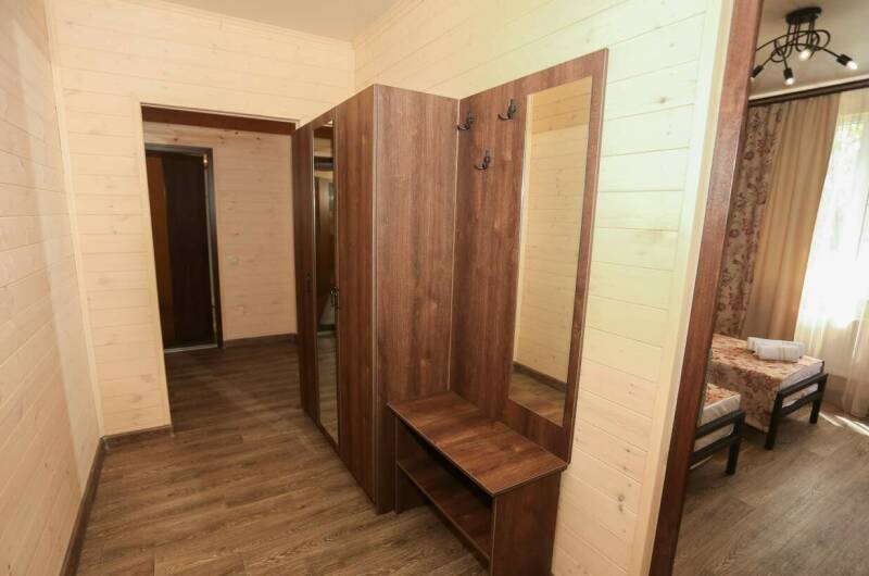 Четырёхместный номер с балконом (10)