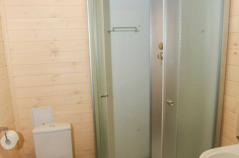 Четырёхместный номер с балконом (10)