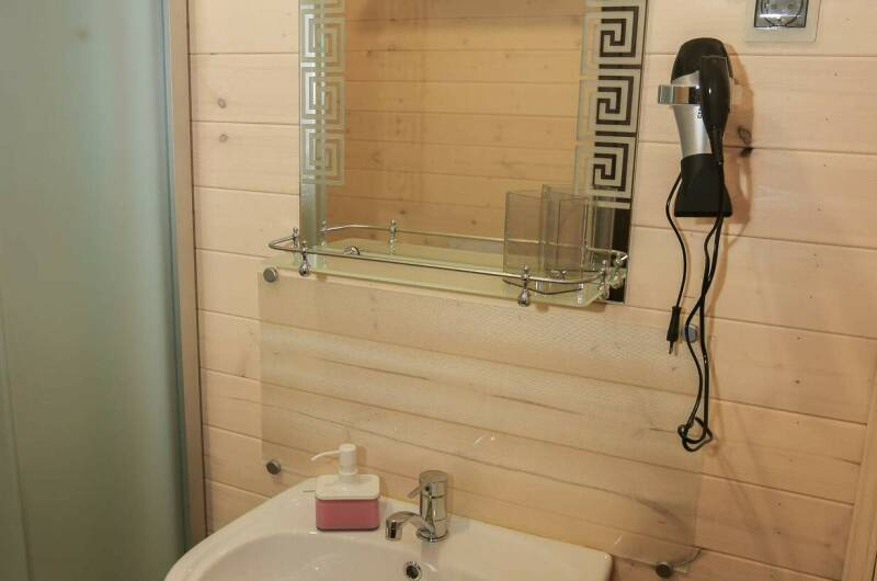 Четырёхместный номер с балконом (10)