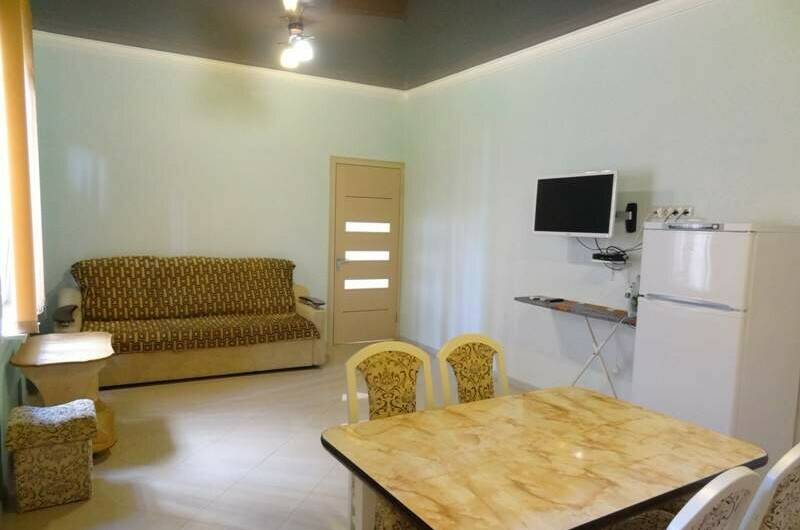 Номер «Люкс» двухкомнатный на 6 человек