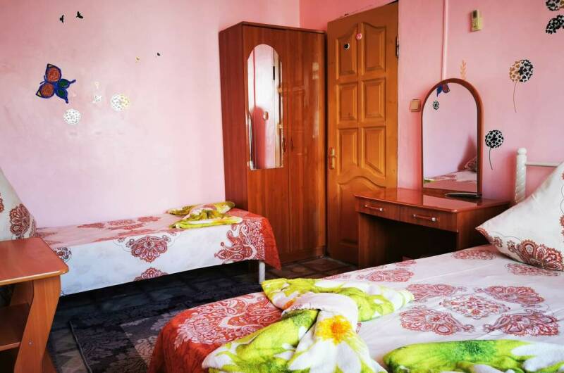 Эконом 3-х местный номер «Коралловый»