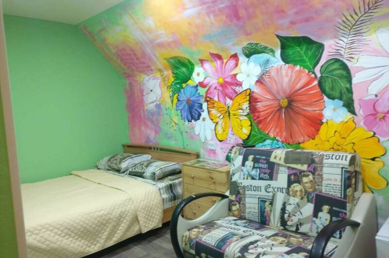 Трёхместная комната под ключ 3 этаж (цветочный)