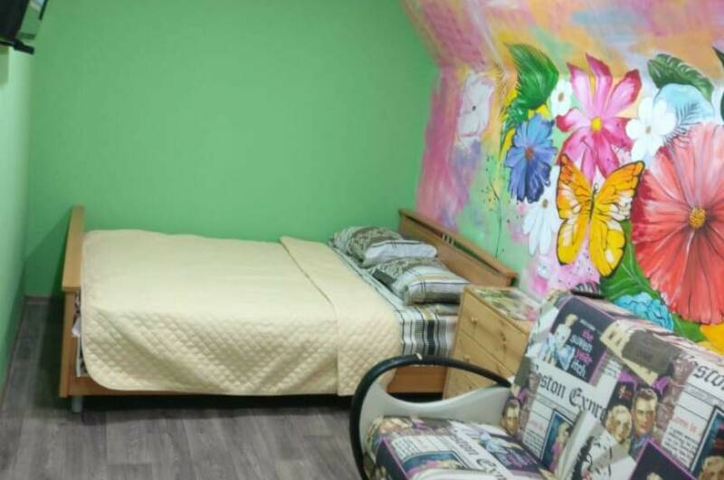 Трёхместная комната под ключ 3 этаж (цветочный)