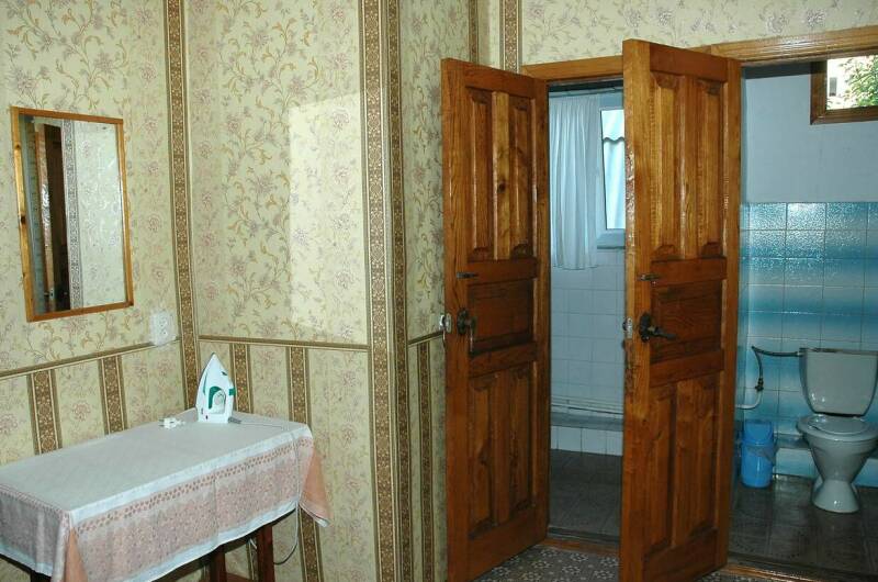 Четырёхместная комната под ключ эконом (2 этаж)