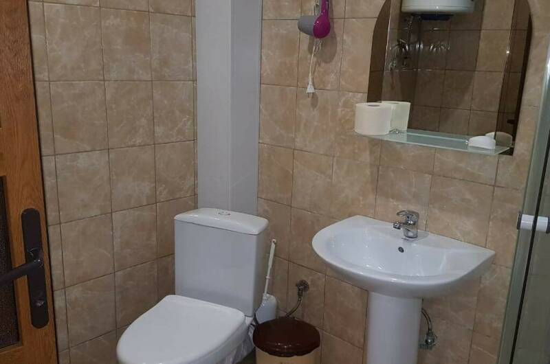 5-местный двухкомнатный с кухней и балконом