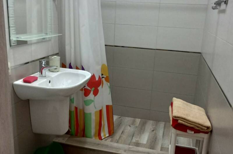 2-х комнатный с большим балконом на 3 этаже