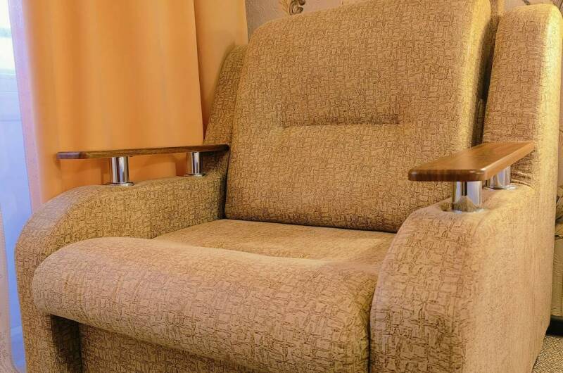 Трёхместный «Комфорт» с боковым видом на море