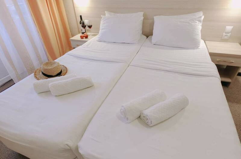 Двухкомнатный Люкс с боковым видом на море