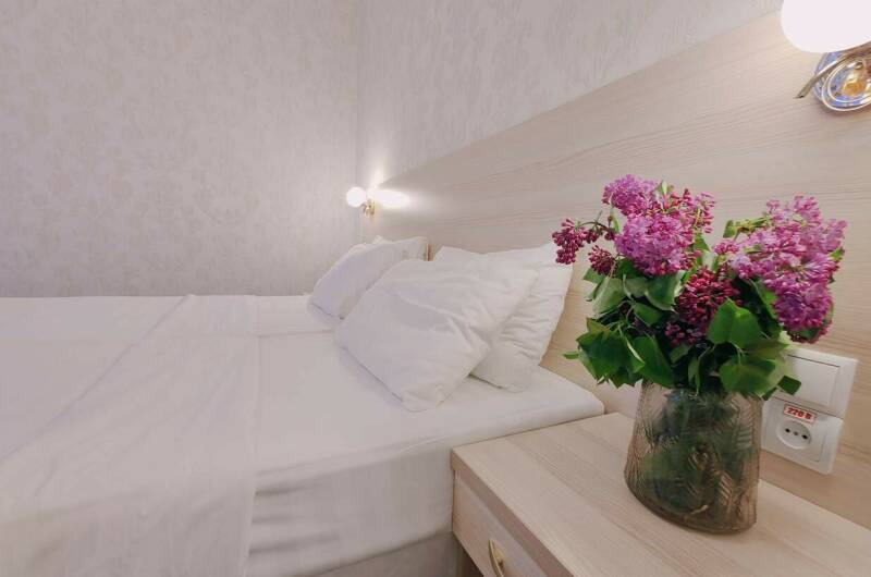 Трехкомн. апартаменты с гостиной и видом на улицу