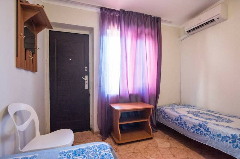 Трехместный номер эконом-класса