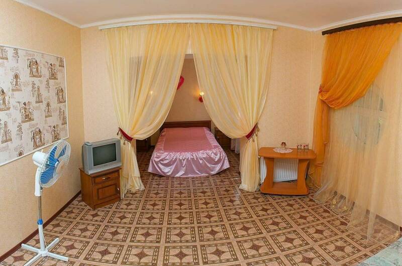 «Романтический» 3−4-х местный номер