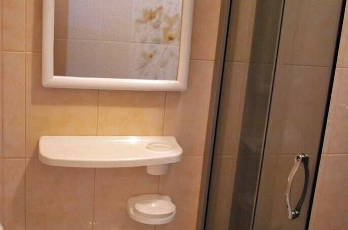 «Фисташковый» 2−3-х местный номер