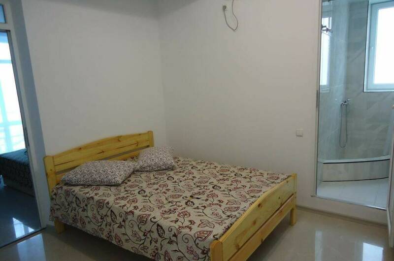 Однокомнатный 3-х местный номер с видом на поселок