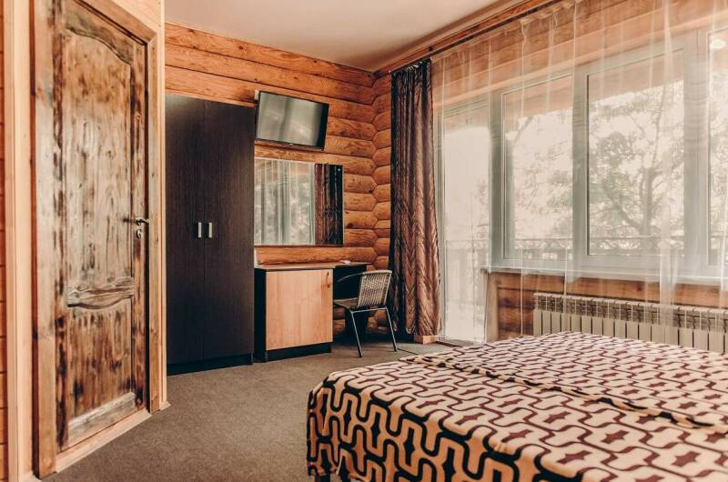 «Полулюкс» 4-х; «Комфорт» 4-х