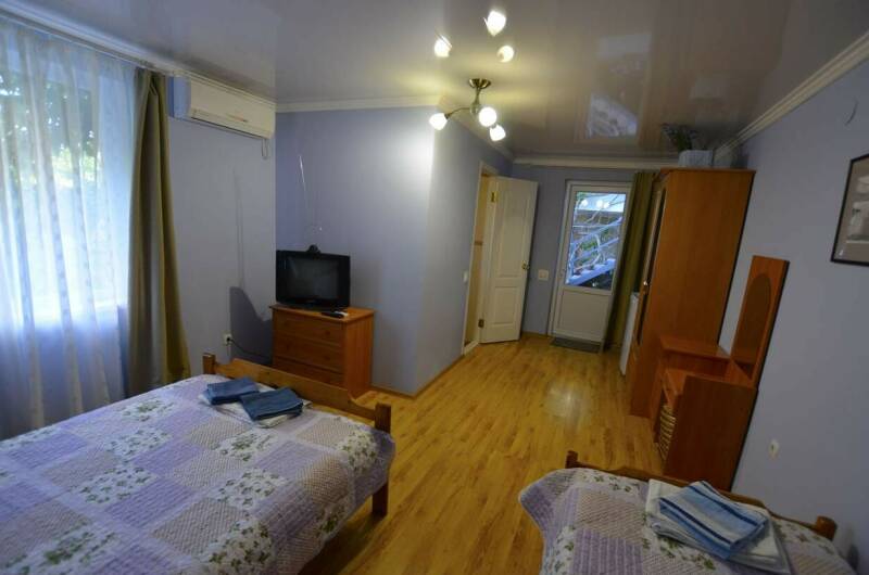 Трехместный однокомнатный номер