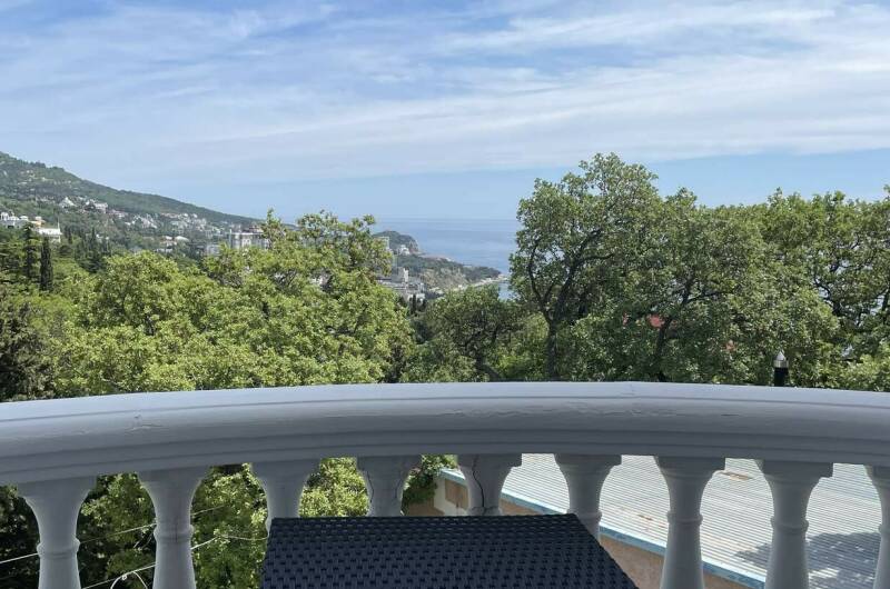 «Полулюкс» с балконом