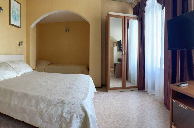 «Полулюкс» с балконом