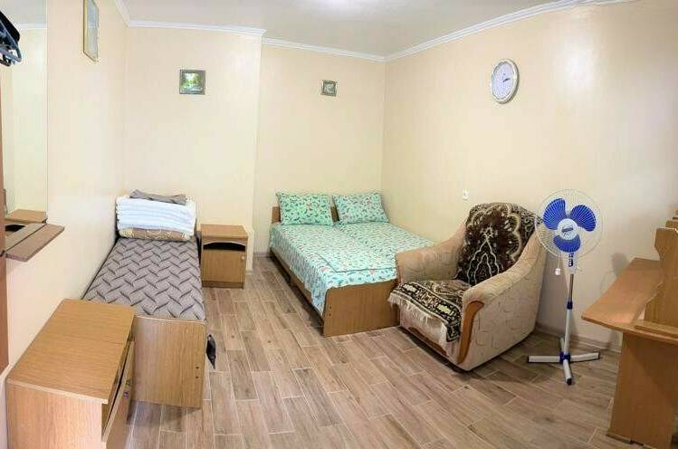 Трёхместный номер «Эконом» + 1 доп. места