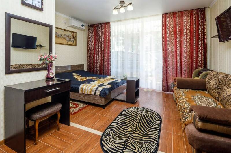 Трехместный улучшенный с балконом № 013