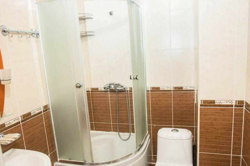 «Полулюкс» трехместный