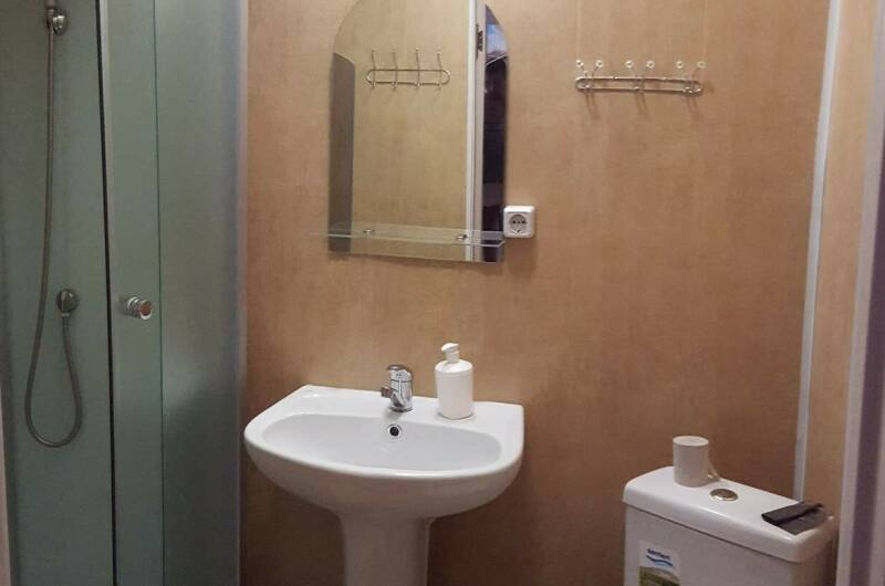 «Люкс» двухкомнатный с кухней 5−6 местный