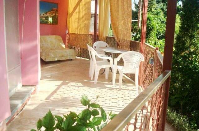 Люкс с кухней 4-х местный (1 этаж, Коттедж 1)