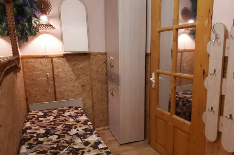 Люкс с кухней 4-х местный (1 этаж, Коттедж 1)