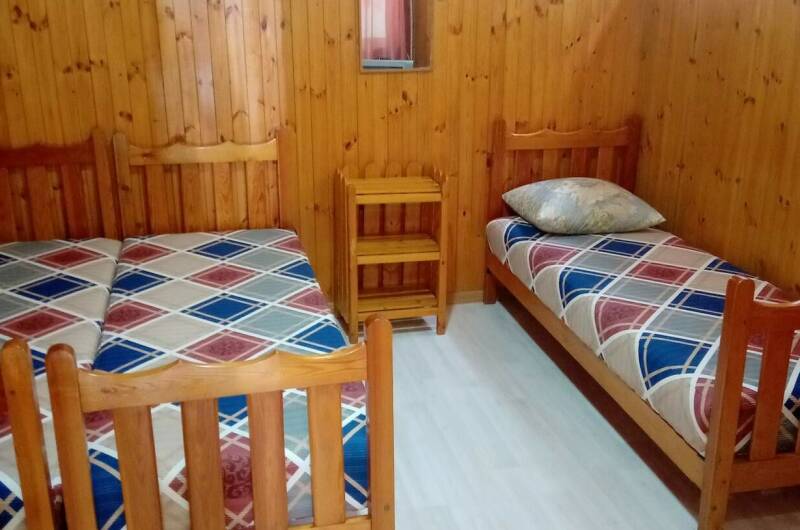 3-х местный с удобствами во дворе