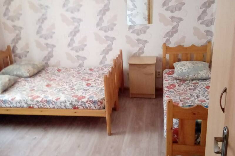 4-х местный с удобствами во дворе