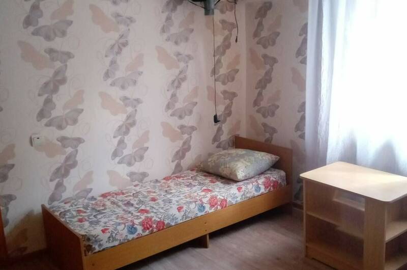 4-х местный с удобствами во дворе