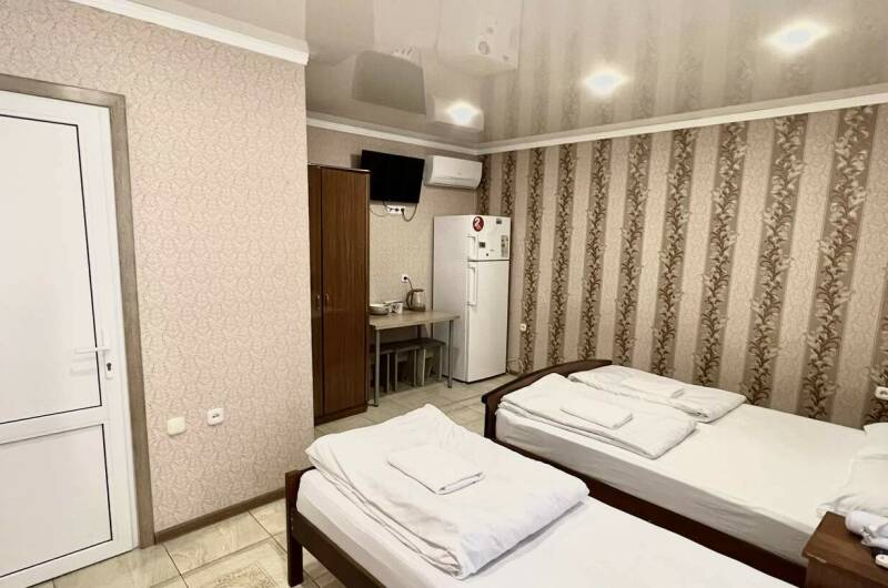 3х-местный. С 2-хспальной и односпальной кроватями