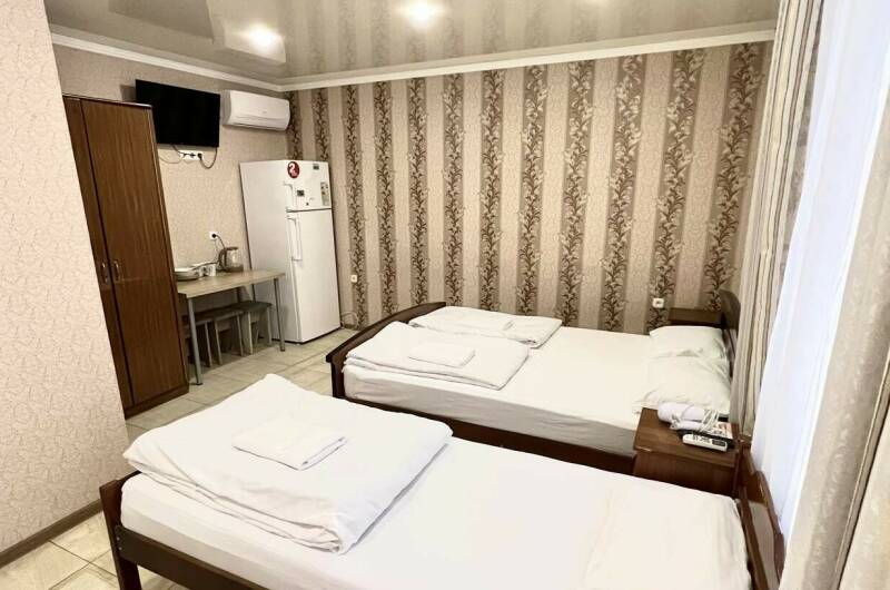 3х-местный. С 2-хспальной и односпальной кроватями