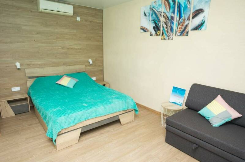 Трехместный номер с собственной ванной комнатой