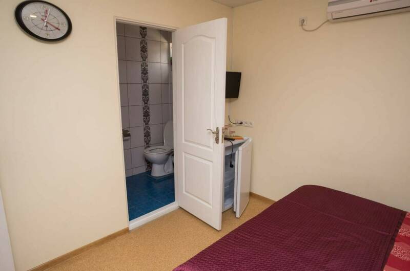 Двухместный номер с собственной ванной комнатой