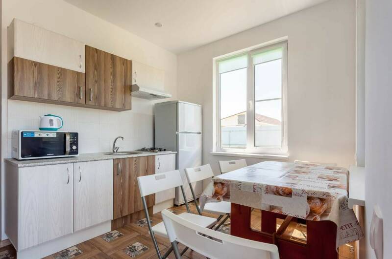 Трехкомнатный коттедж с кухней и 2-я санузлами