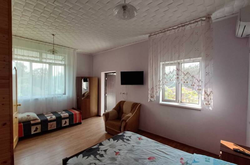 Номер стандарь с удобствами 5 мест