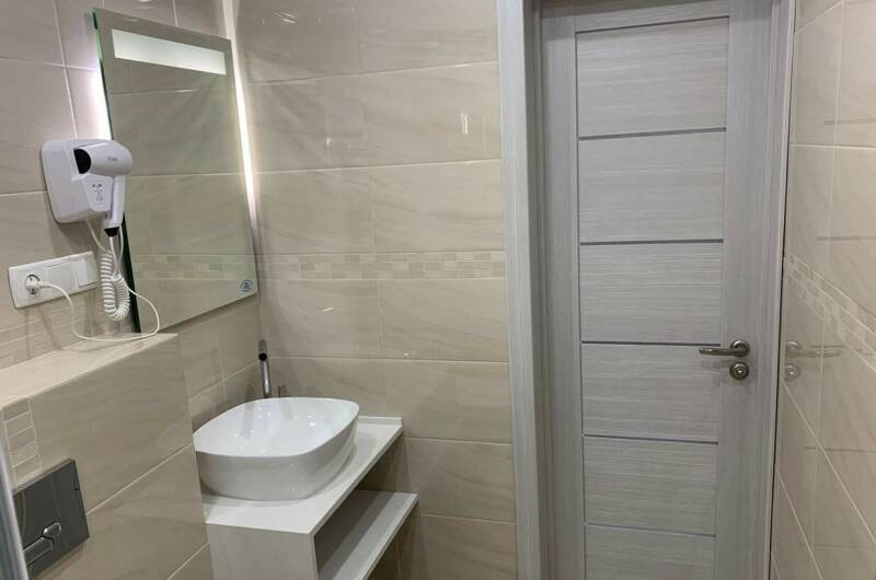 Двух комнатный 4 местный люкс с кухней улучшенный