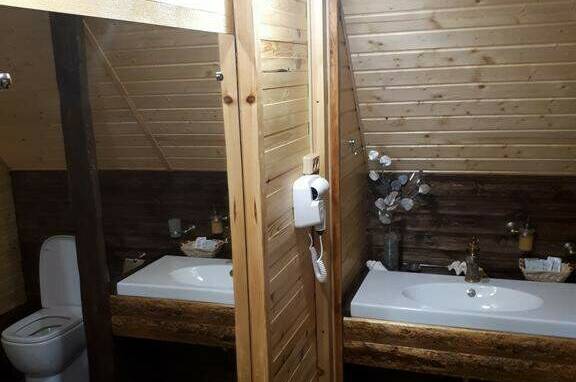 Люкс двухуровневый 3- х комнатный «Викинги»