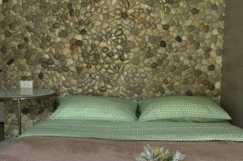 Трехместный номер с видом на горы