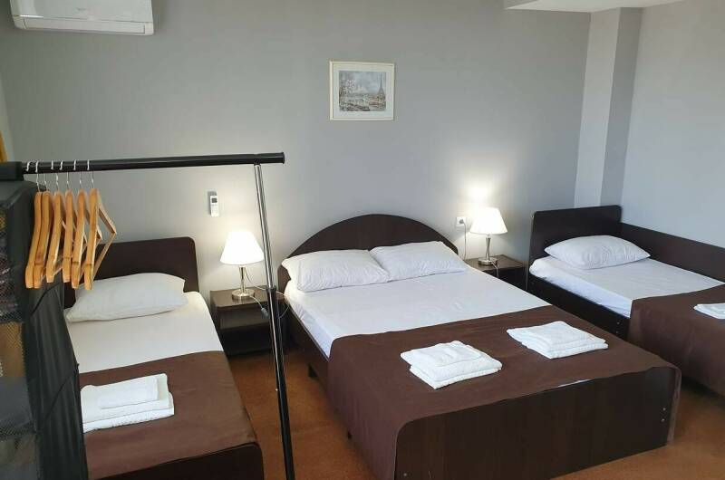 Квартира-студия с кухней, четыре спальных места