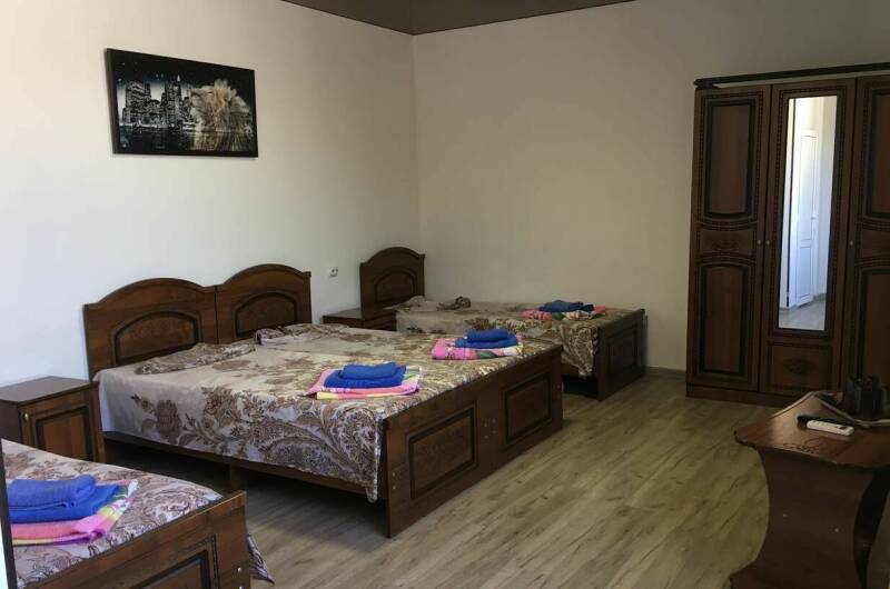 Номера 4-х местные с удобствами