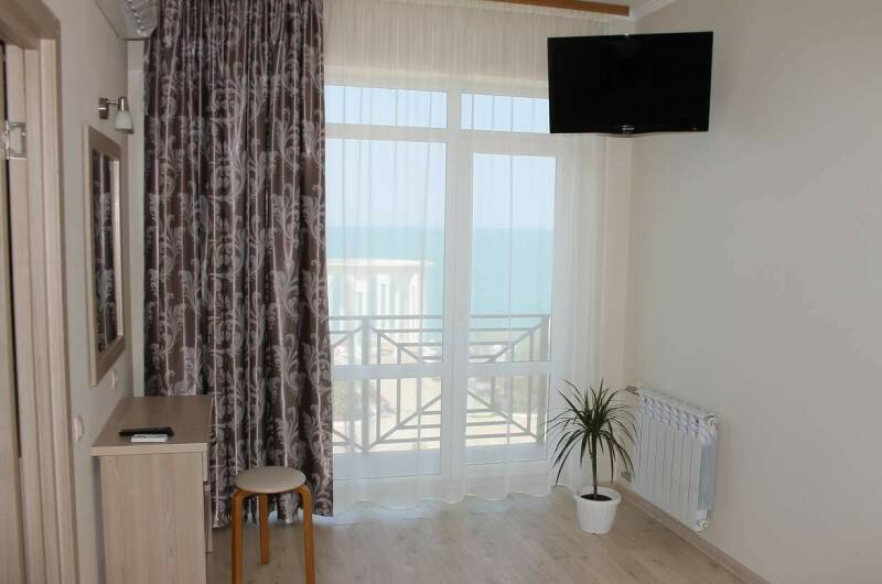 Номер «Люкс» 2-х комнатный с видом на море