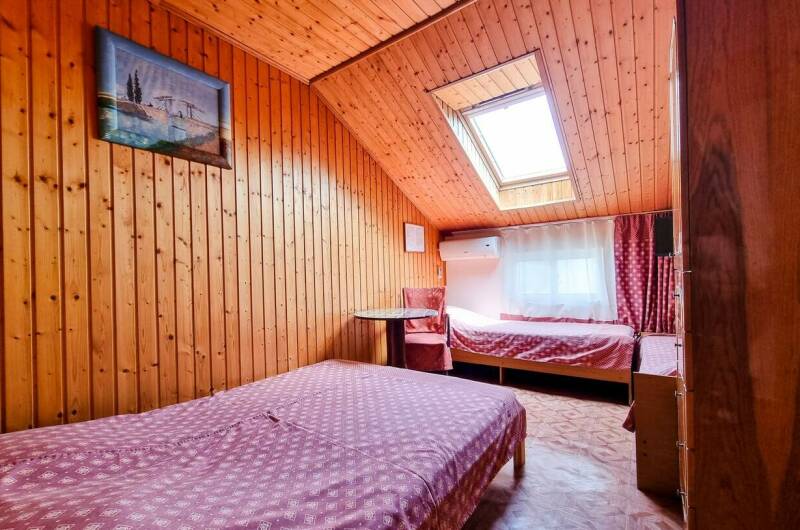 Четырёхместная комната № 7