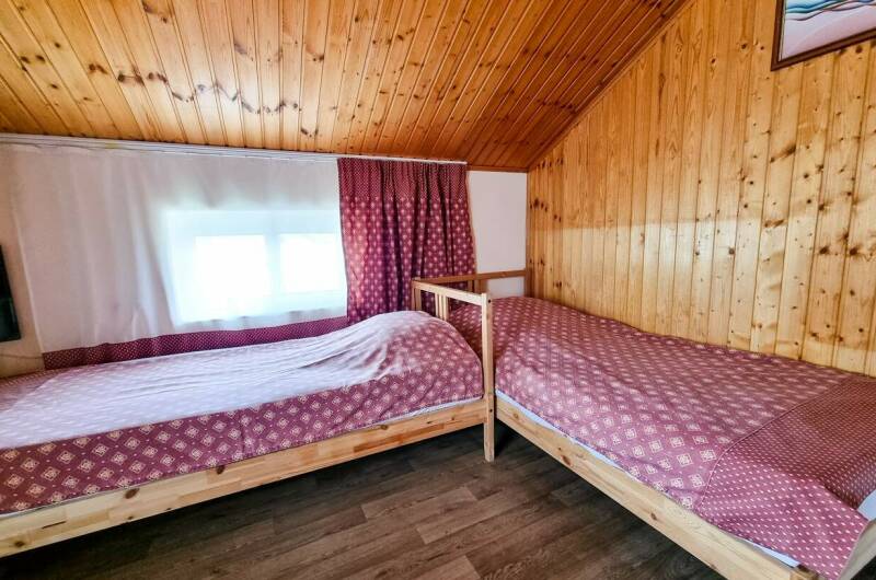 Большая четырёхместная комната «Семейная» № 6