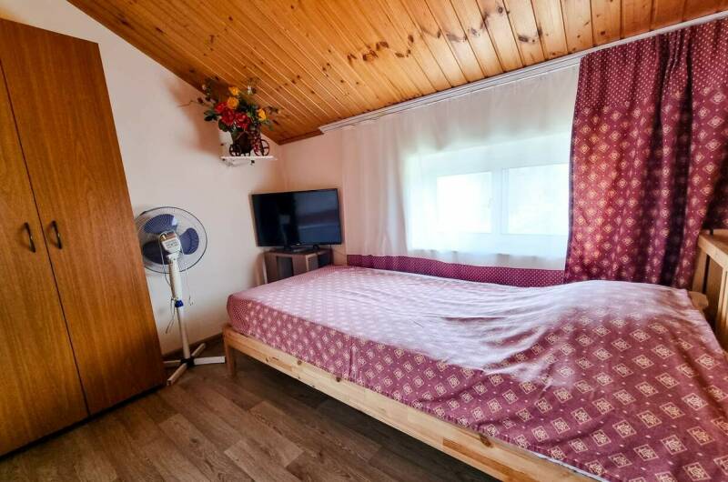 Большая четырёхместная комната «Семейная» № 6